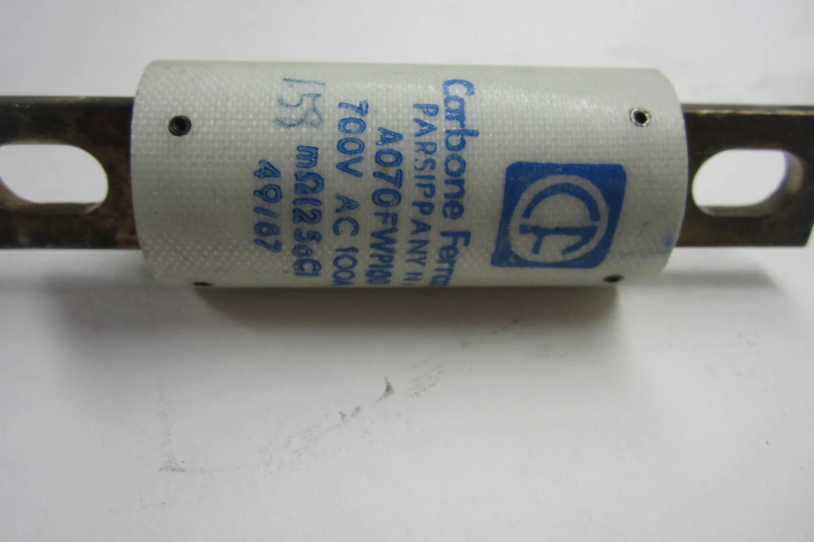 NEW CARBONE FERRAZ A070FWP100 FUSE