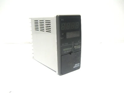 Yamatake C200DA00101 Digital Indicating Controller 100-240 Vac