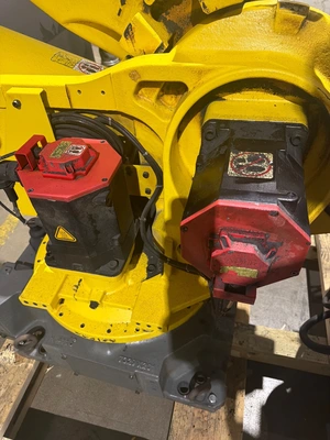 USED 2014 FANUC R-2000IB/210F + R30IB