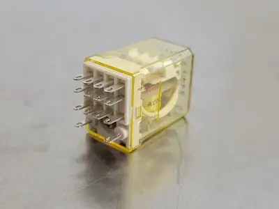 NEW IDEC RY4S-UAC24V