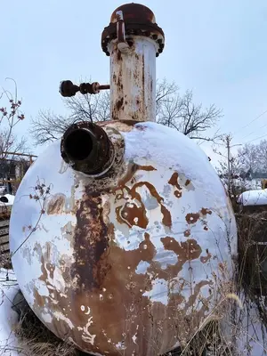 Horizontal Decanting Vessel