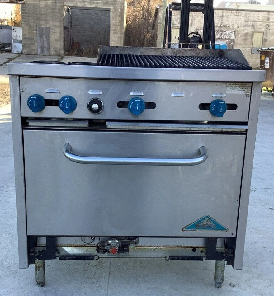 152-0390 Castle F330 24" 2 Burner Char-Broiler with 1 Oven
