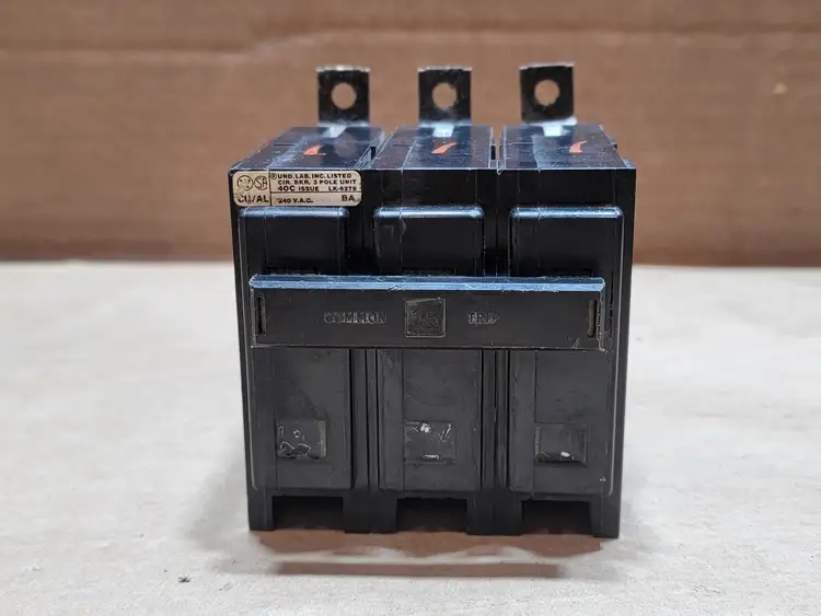 Used WESTINGHOUSE BAB3015H Switchgears British Columbia CA | Lenmark #835465