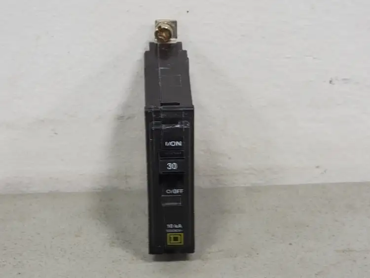 Used SQUARE D QOB130 Switchgears British Columbia CA | Lenmark #240794