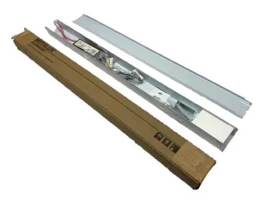 USED COOPER LIGHTING METALUX LIGHT FIXTURE 3' SN-130LRS-120V-U
