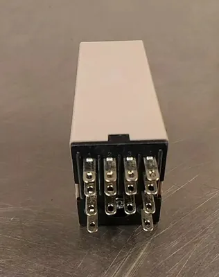 OMRON H3Y-4 TIMER MODULE 0-60 Min. 120VAC. 5C
