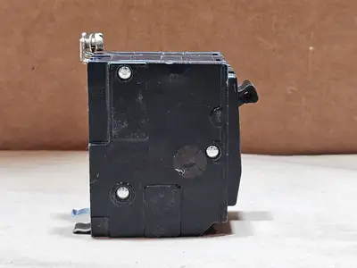 Used SQUARE D QOB215 Switchgears British Columbia CA | Lenmark #1438630