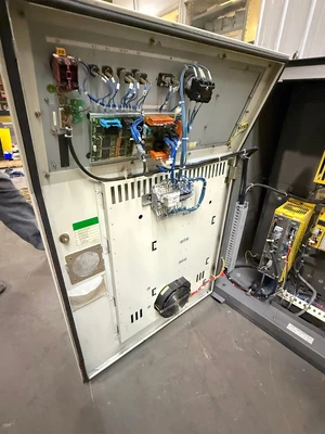 USED FANUC R-2000IB