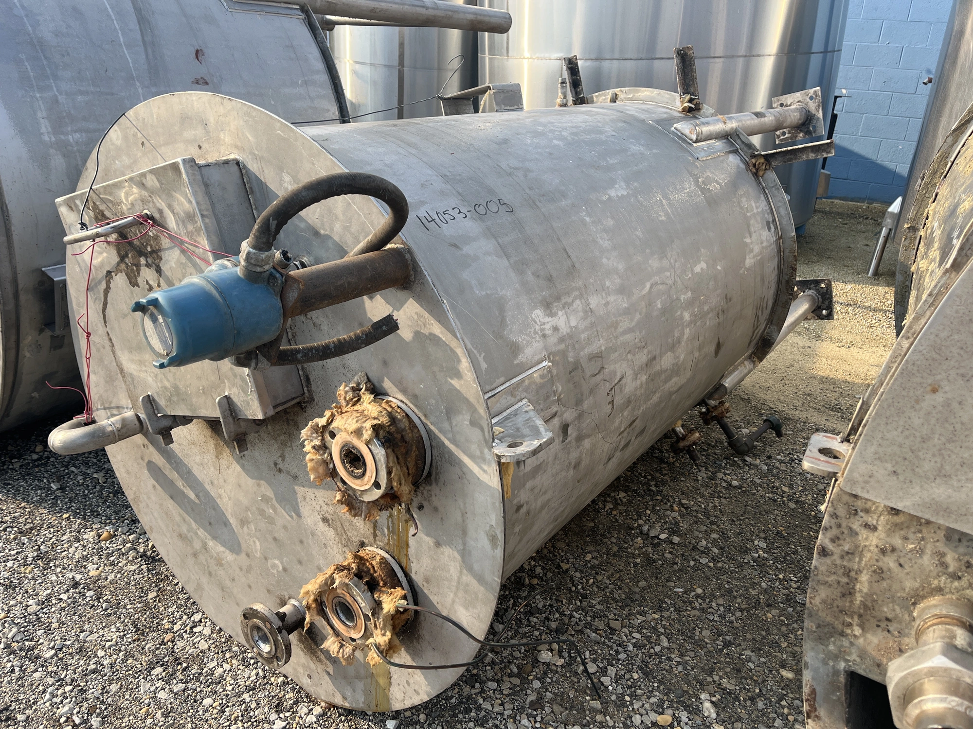 Used approximately 500 gallon vertical T316L stainless steel tank
