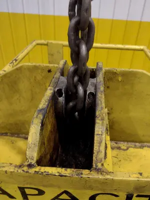 3,000 LBS CALDWELL MOTORIZED COIL GRAB LIFTER: STOCK #22717