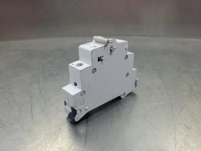 CUTLER-HAMMER WUVR240A Side Mount 240V Undervoltage Contactor. 4E-11