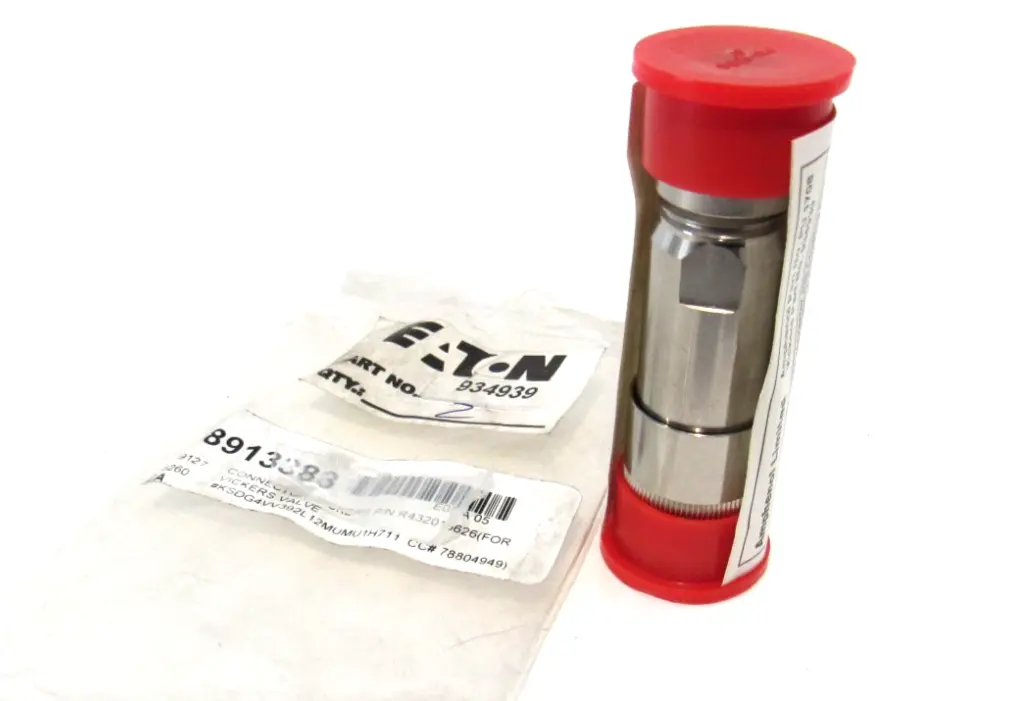 NEW EATON 934939 PLUG CONNECTOR