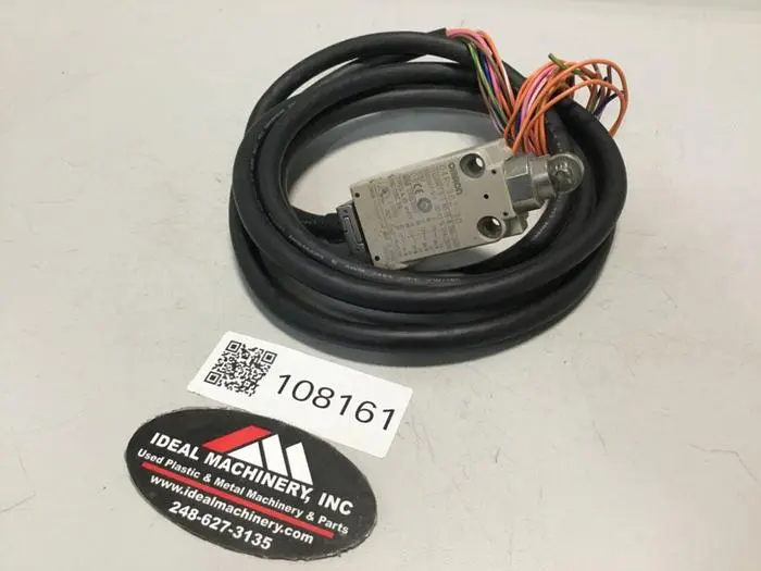 USED OMRON D4F-302-3D
