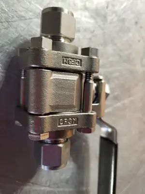 New | in-Stock SWAGELOK SS-63TS8 Valves/Fittings British Columbia CA | Lenmark #255381