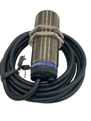 NEW TELEMECANIQUE XSAV12801 INDUCTIVE PROXIMITY SENSOR