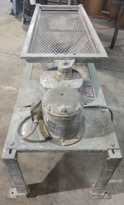DAY Vibrating Table Classifier Screener Single Deck / Two Separation 3/4Hp