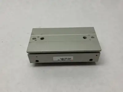 USED SMC LOW-PROFILE PNEUMATIC GRIPPER, 2-FINGER, 16MM STROKE PER JAW