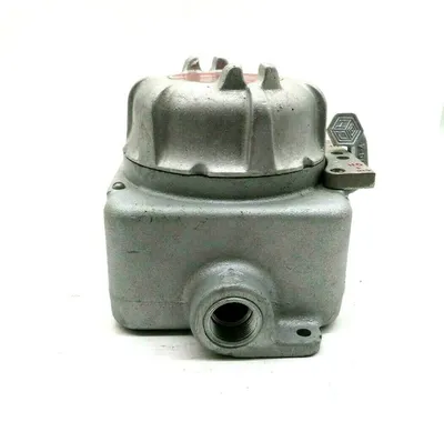 NEW CROUSE HINDS GUSC2041-13-10 EXPLOSION PROOF SNAP SWITCH GUSC20411310