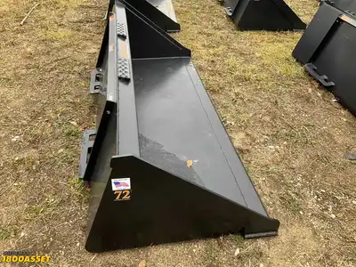 New Tomahawk 72” skid steer bucket, welded on high carbon cutting edge, skid steer quick attach