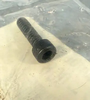 HW30392-008 - ZEBRA SCREW (3.1.1)