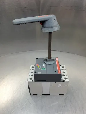 ABB SACE S3H-D 3-POLE 225A 500VDC Molded Case Switch. 1C-26