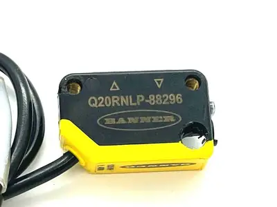 Q20RNLP-88296 | Banner  Polarized Retro Photoelectric Sensor - Used