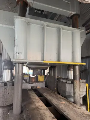 2000 TON HEAVY DUTY 4-POST HYDRAULIC PRESS, USED FOR STRAIGHTENING PIPE & BAR: YOBRO #25137
