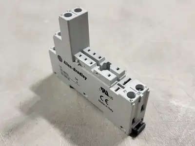 NEW ALLEN-BRADLEY 700-HN123