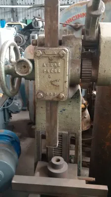 Used Atlas #4 Arbor Presses Quebec CA | Machineco #1256245