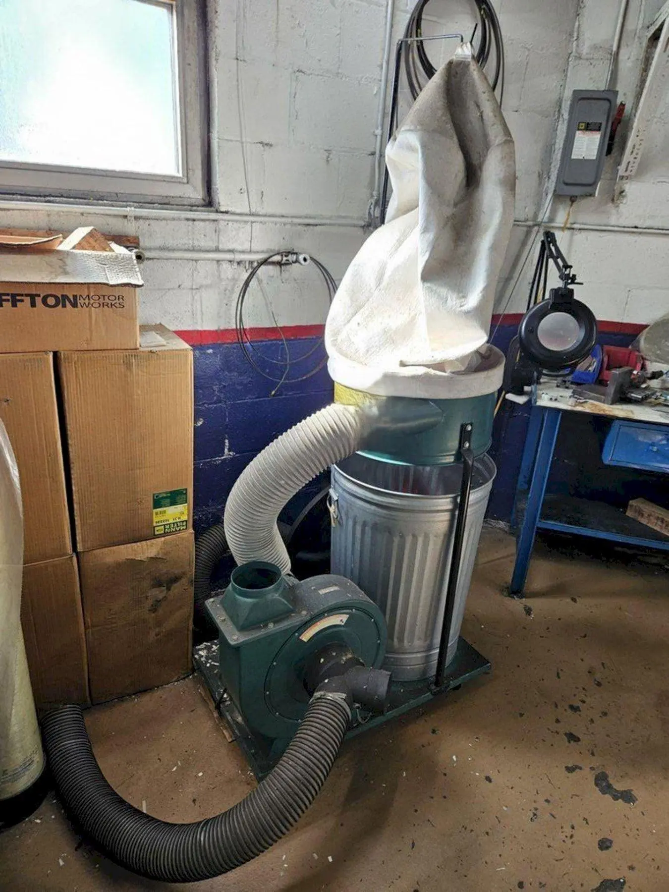 2 HP GRIZZLY DUST COLLECTOR 2005: YOBRO #24678