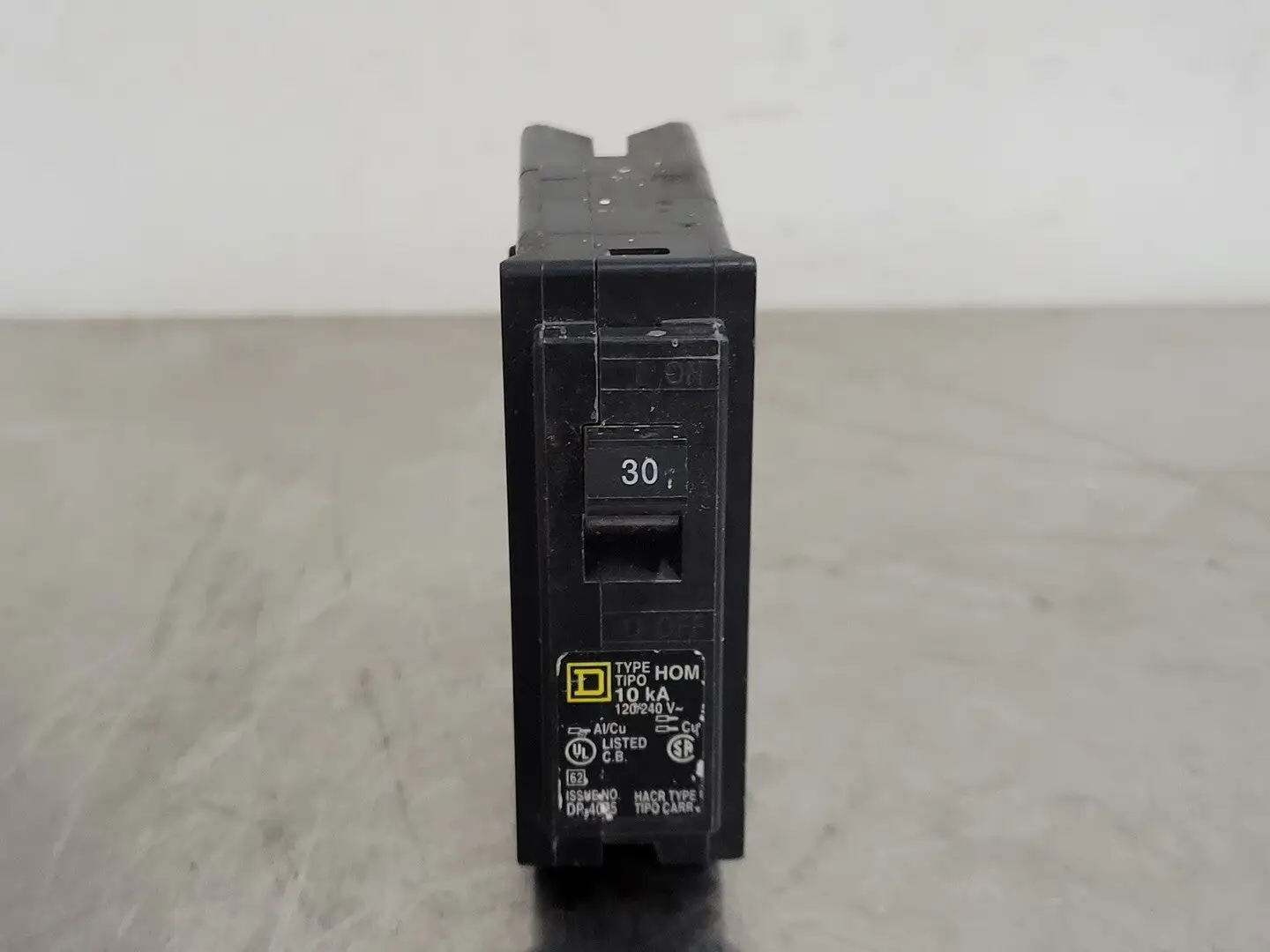 USED SQUARE D HOM130