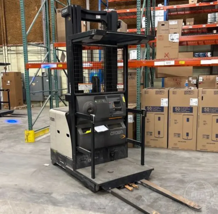 Used 2018 CROWN SP3520-30 Reach Trucks Tennessee US | Forklift Exchange #1274478