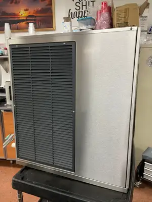 Used Scotsman Used 22" Scotsman FME804RLS Remote Condenser Nugget Ice Machine Maker Head 115V - Shed Ice Machines Illinois US | Falcon Restaurant Supply #1375138