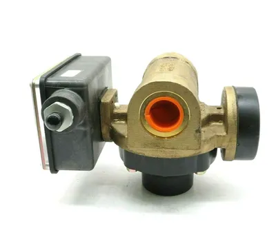 NEW UFM MN-BSF30GM-I6T-32V1.0-A3WR-PC4M-Z86 FLOW MONITOR MNBSF30GMI6T32V10A3WRPC