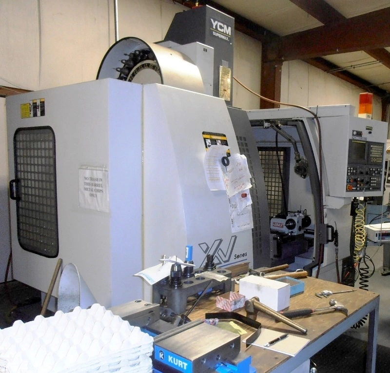 USED 2003 SUPERMAX YCM