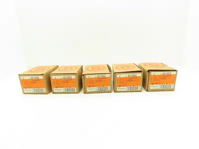 Bridgeport EMT Connector Fitting 3/4" Steel Phillips Head Set Screw Lot of 100