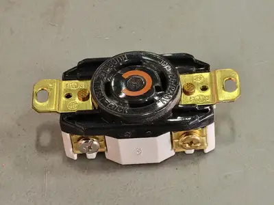 30A, 125/250V Twist-Lock Receptacle