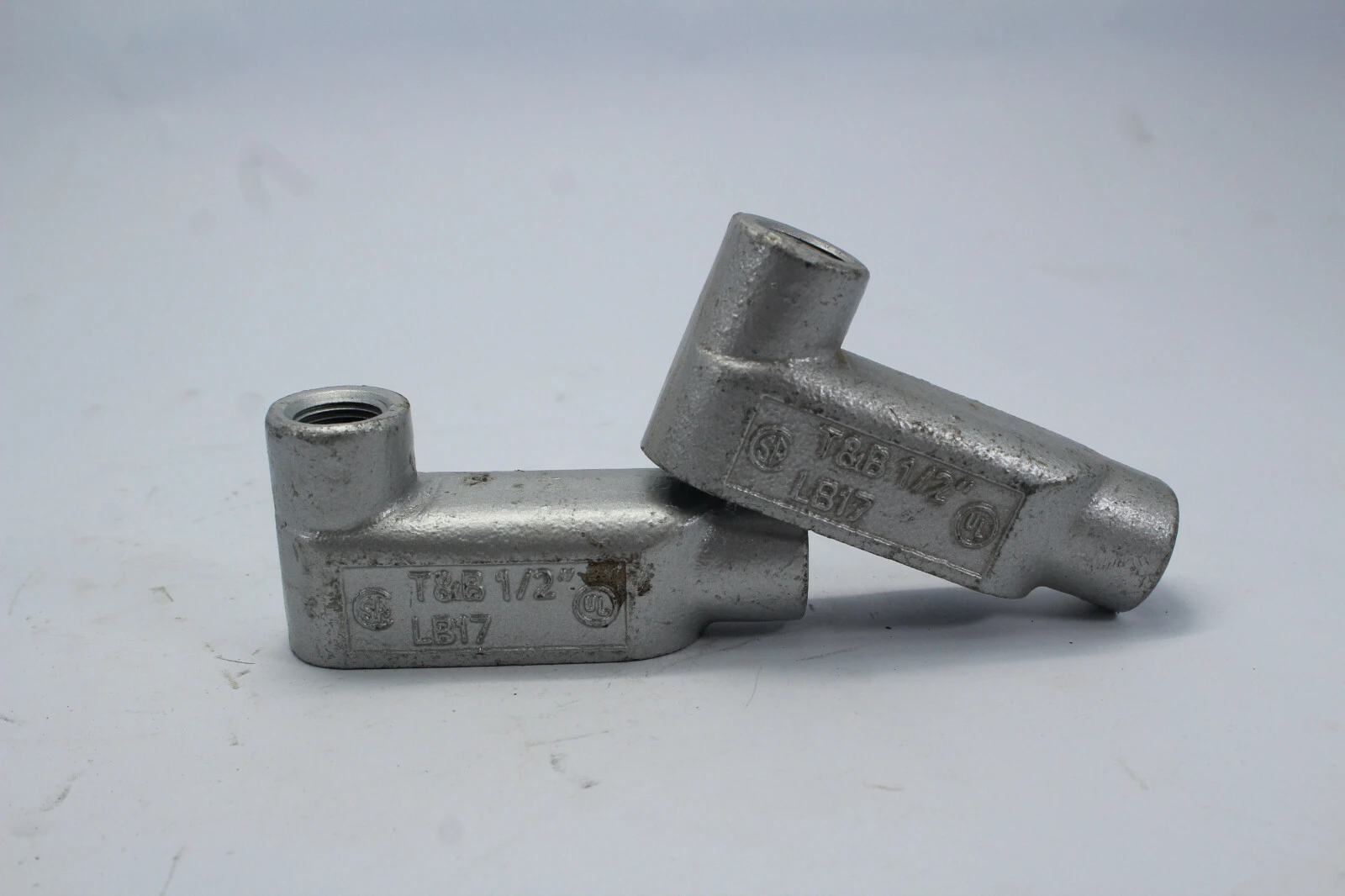 New | in-Stock Thomas & Betts LB77 Misc Electrical & Power Parts California US | Davliegogo LLC #1732434