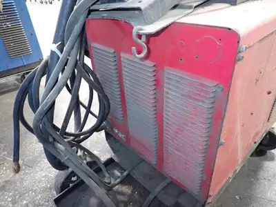 USED LINCOLN ELECTRIC CV300
