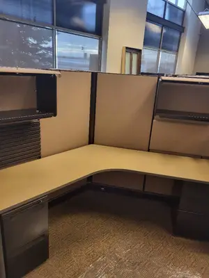 Herman Miller 3-Unit Cubicle Workstation - 120° Layout, Acoustic Panels, Roll-Top Desk Wall Unit