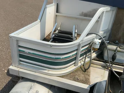 1998 Manitou Unknown 20' Pontoon Boat