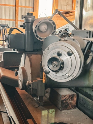 1983 GRAND RAPIDS 560 Reciprocating Surface Grinders | Elevation Machine (5)