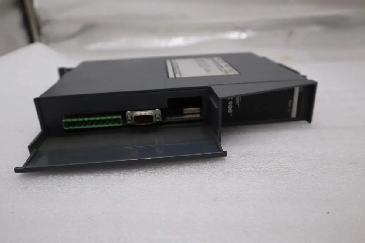 FIVES GIDDINGS & LEWIS 502-03638-41R2 PIC900 PROGRAMMABLE INDUSTRIAL COMPUTER