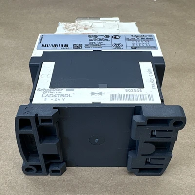 NEW Schneider Electric CAD32BD