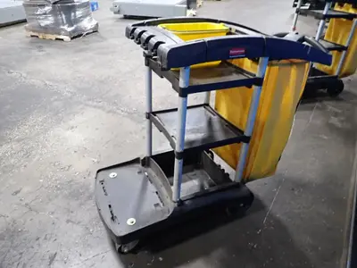 Rubbermaid Janitor Cart