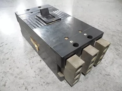 General Electric TKM836F000 Circuit Breaker 800 Amp Frame 600 Amp Trip Used