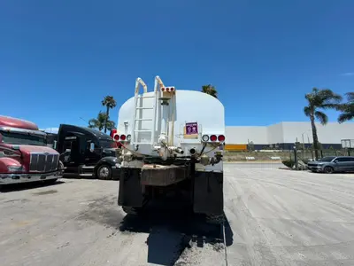 Used 2009 FREIGHTLINER Unspecified Water Trucks California US | Wind River Equipment Finance LLC #1546302