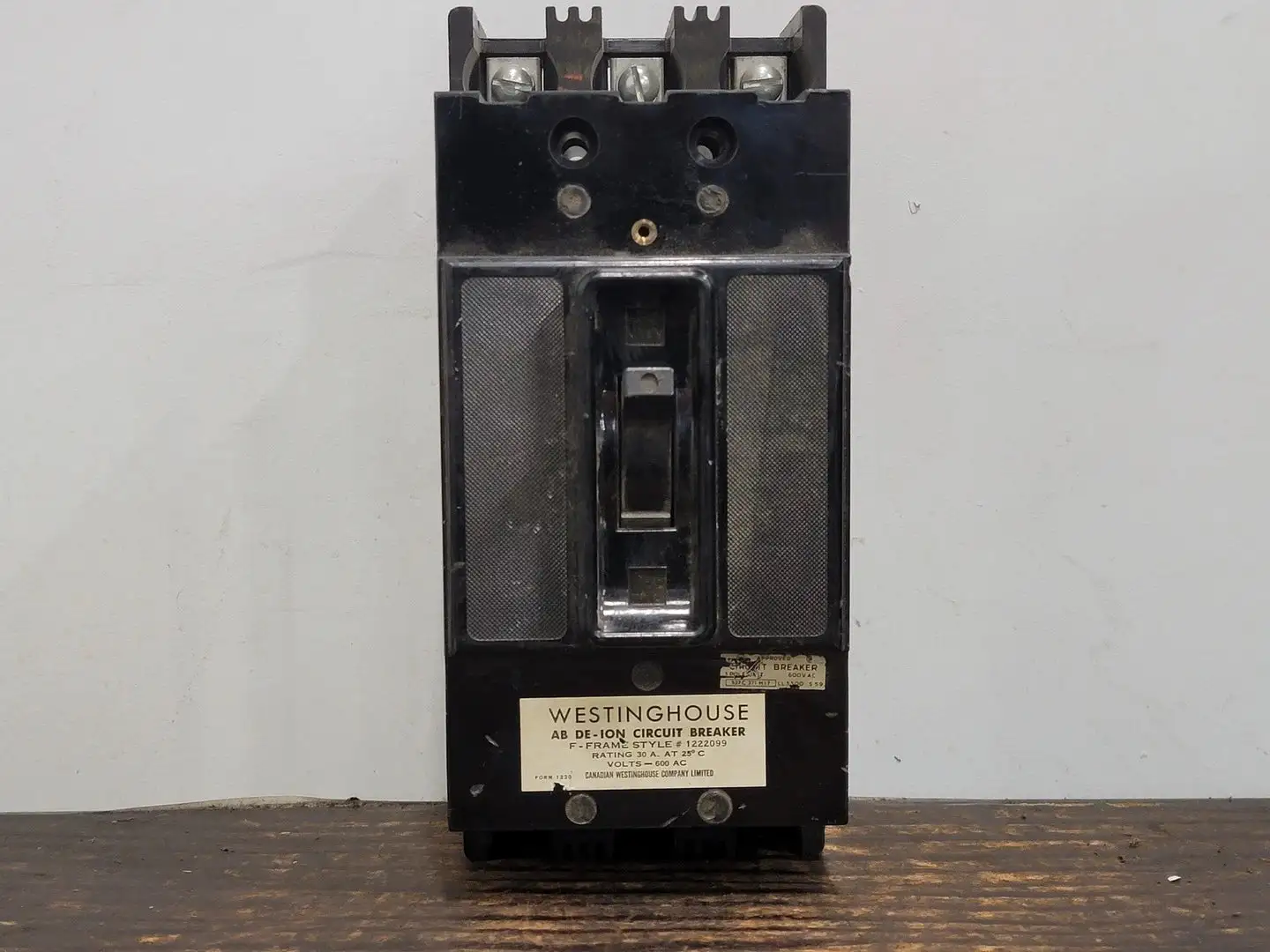 30 Amp 3 Pole Circuit Breaker