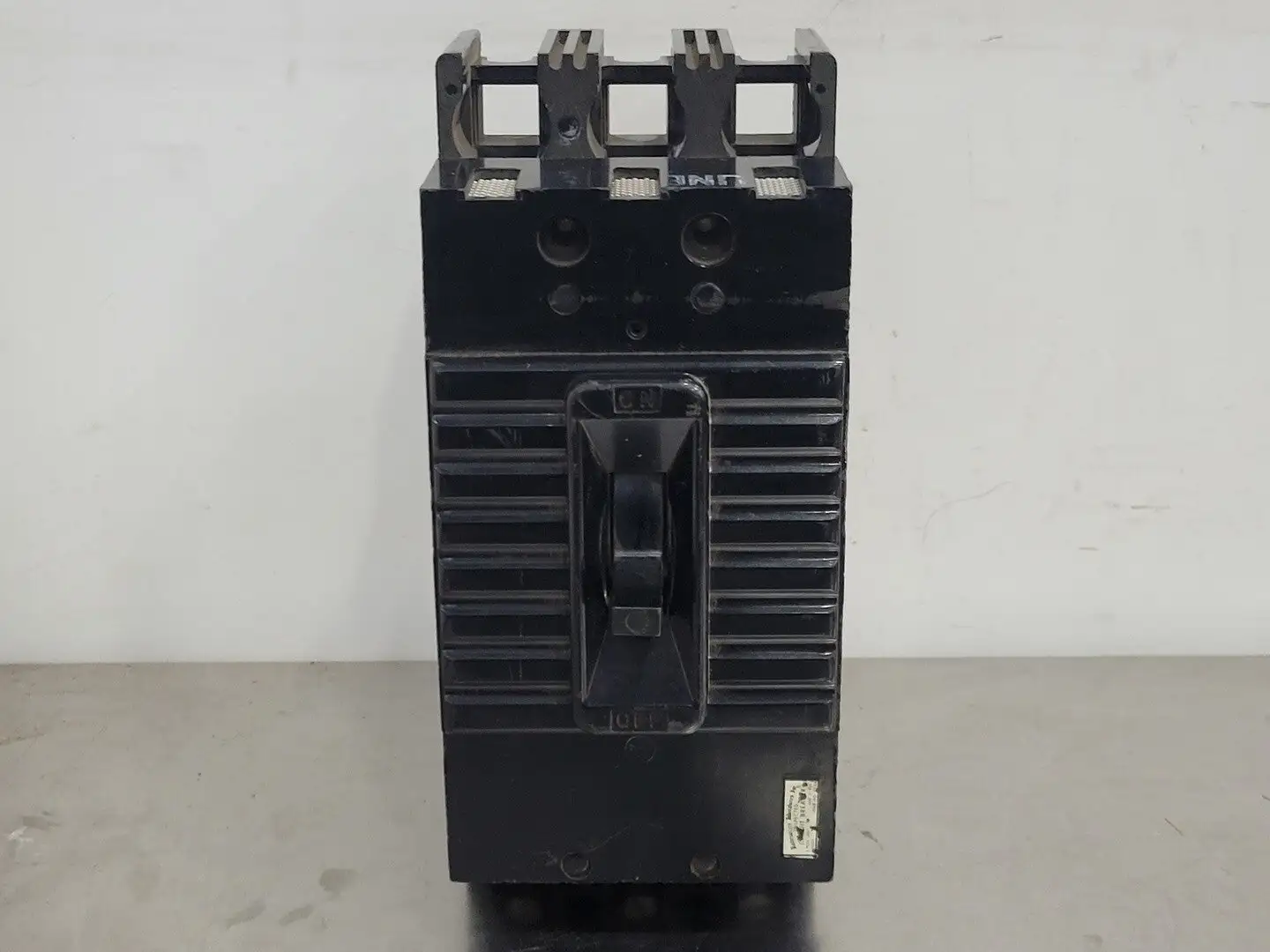 100 Amp, 3 Pole, 600 volts Circuit Breaker