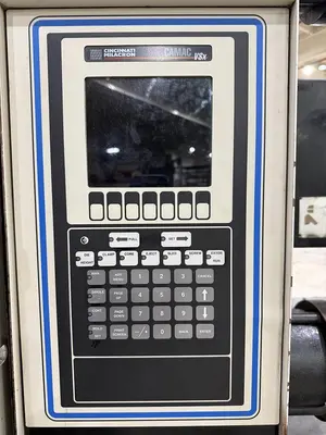 USED 1998 CINCINNATI MILACRON VT300-29
